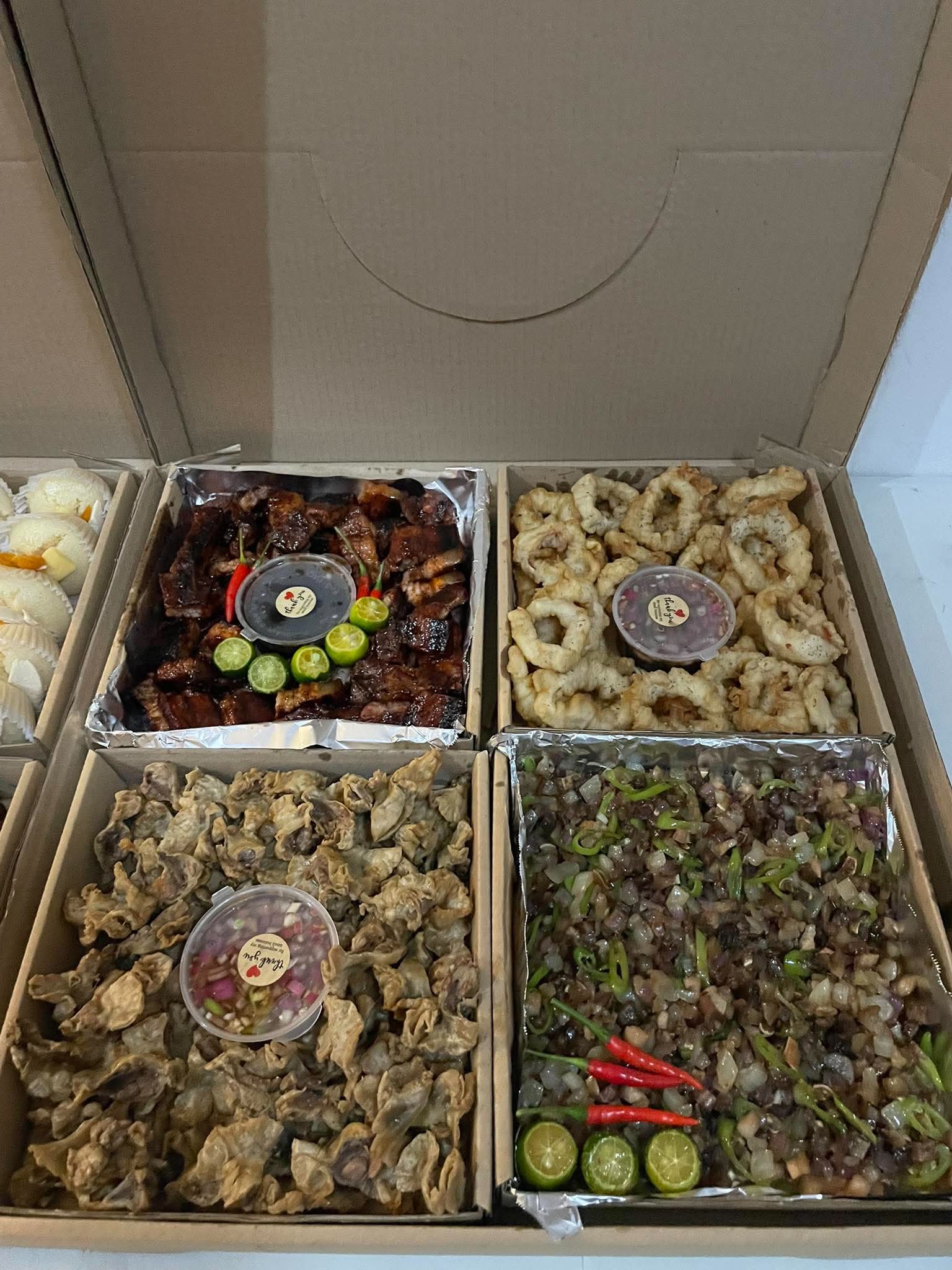 Kusinera Mom Party Box