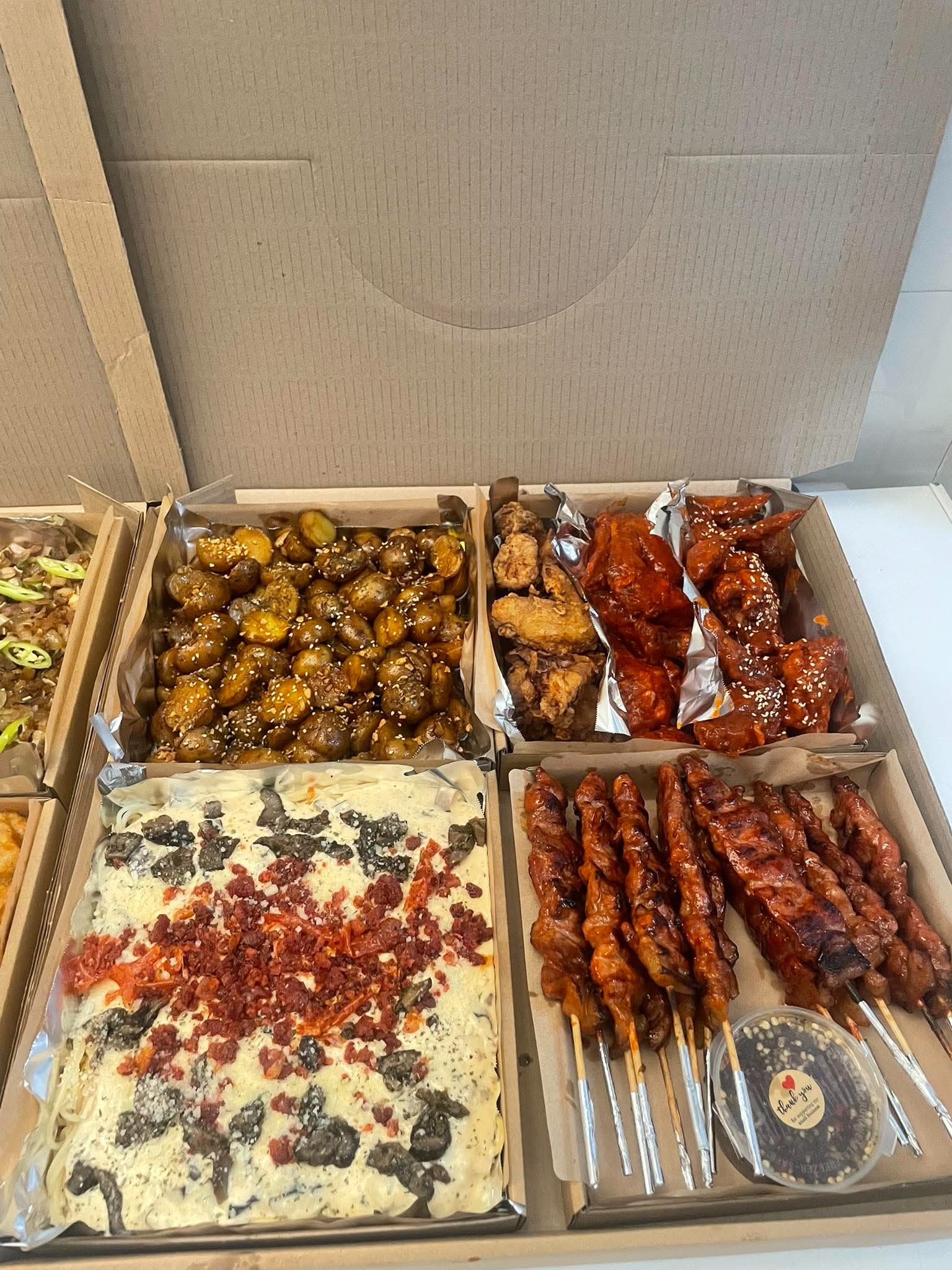 Kusinera Mom Party Box