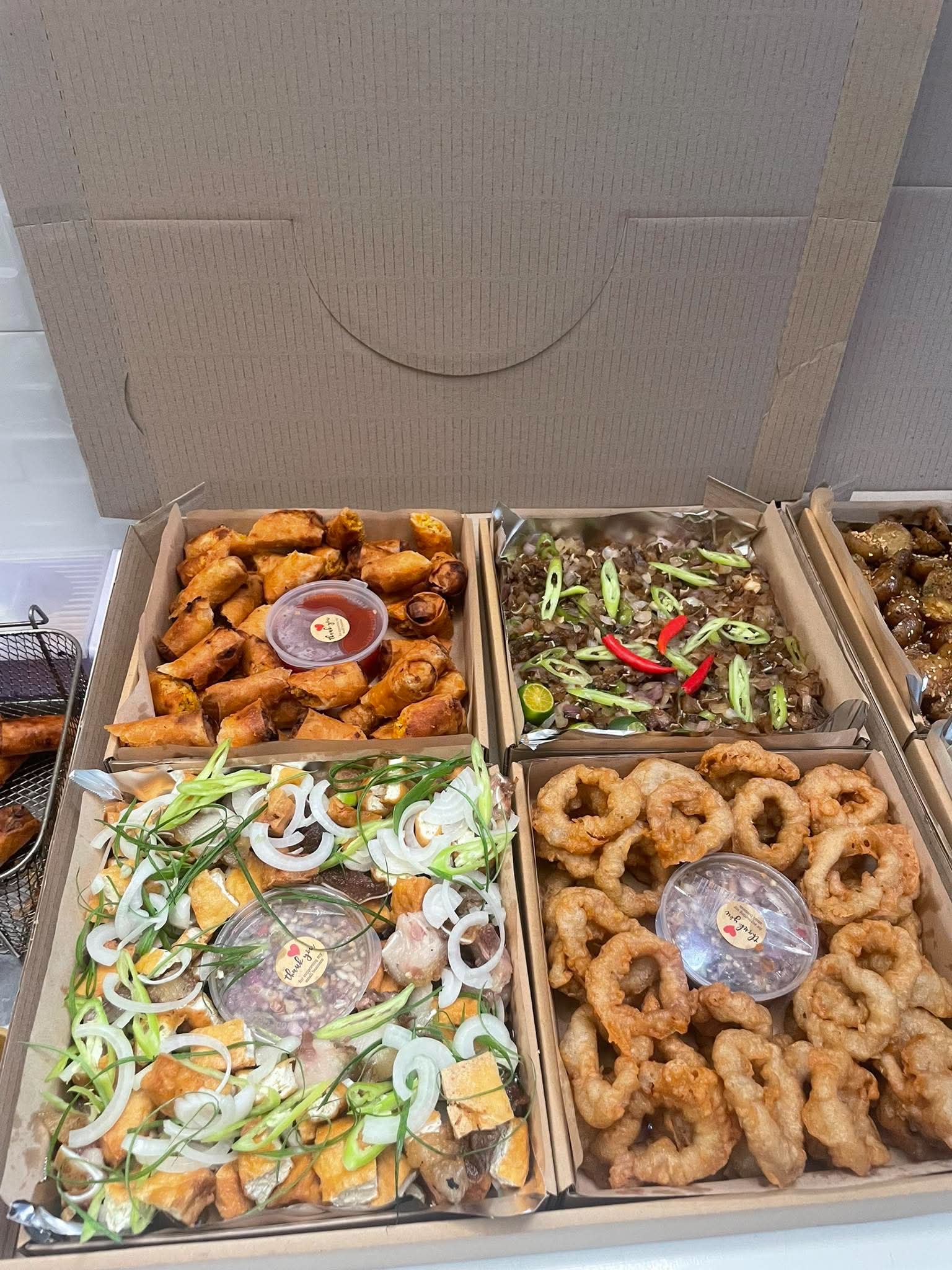 Kusinera Mom Party Box
