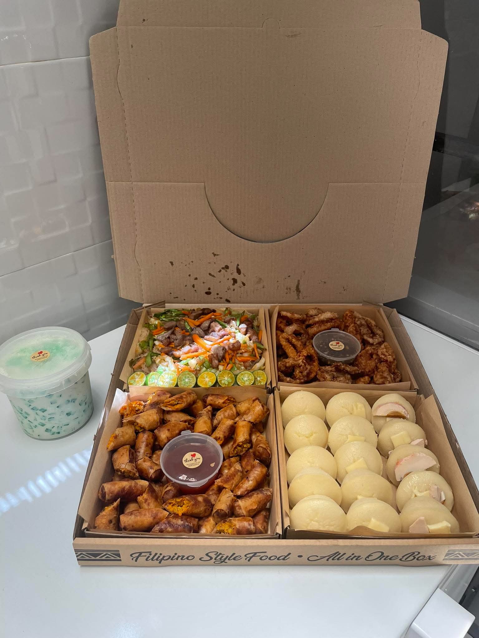 Kusinera Mom Party Box